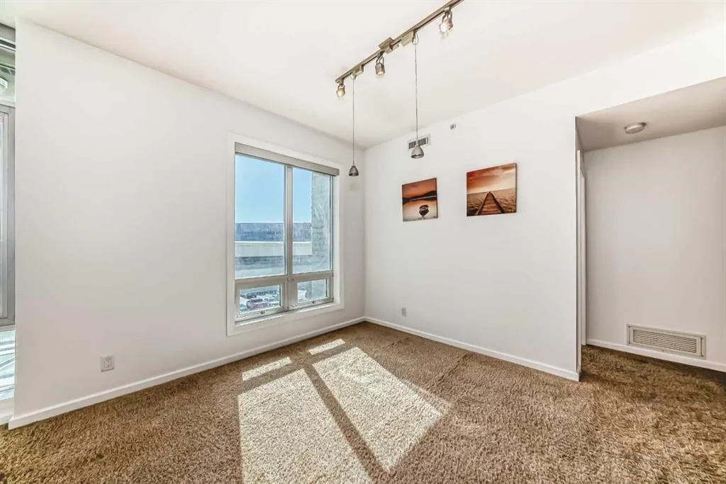 1410 1 Street SE, #305