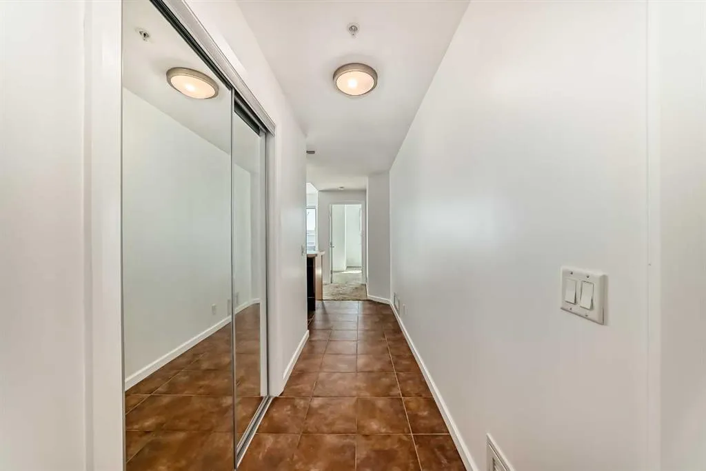 1410 1 Street SE, #305