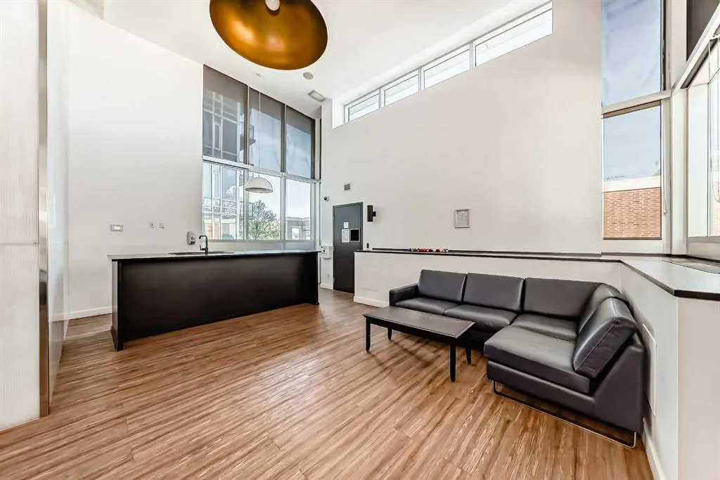 1410 1 Street SE, #305
