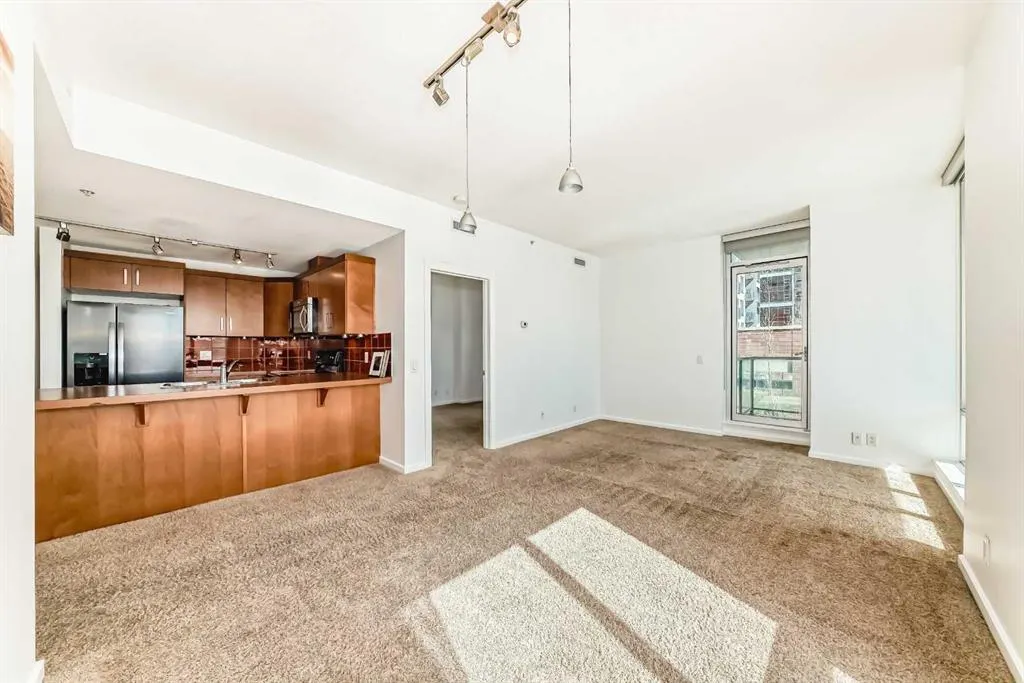 1410 1 Street SE, #305