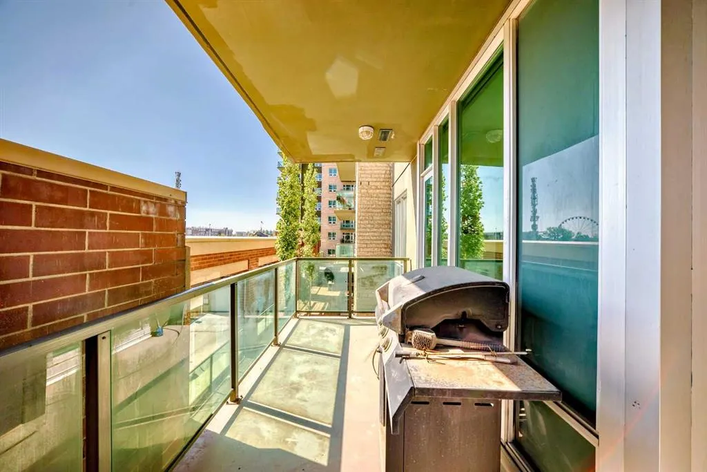1410 1 Street SE, #305