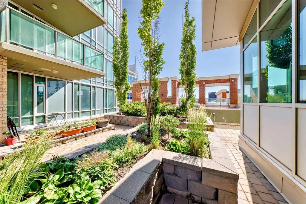 1410 1 Street SE, #305