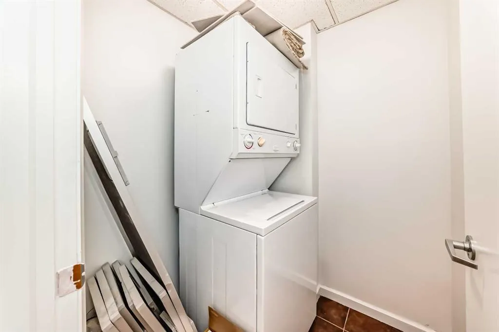 1410 1 Street SE, #305