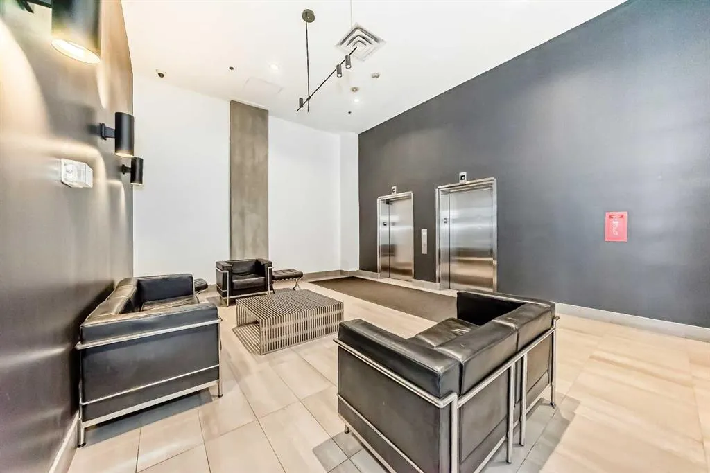 1410 1 Street SE, #305