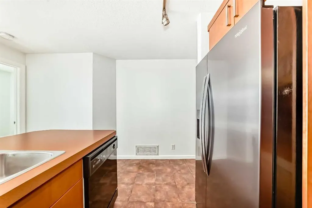 1410 1 Street SE, #305