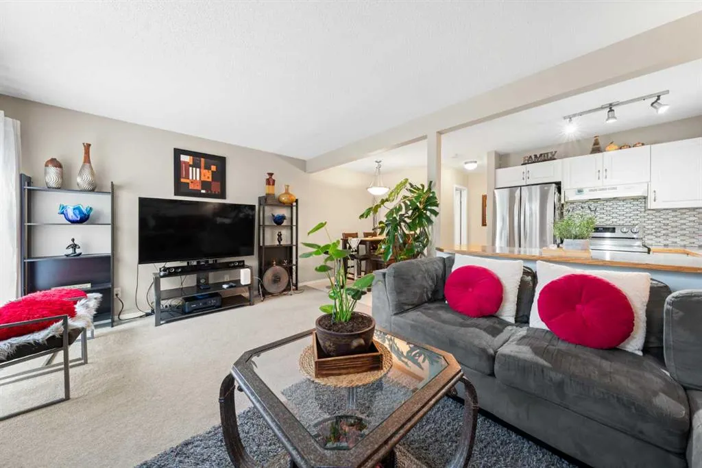 82 Everstone Place SW