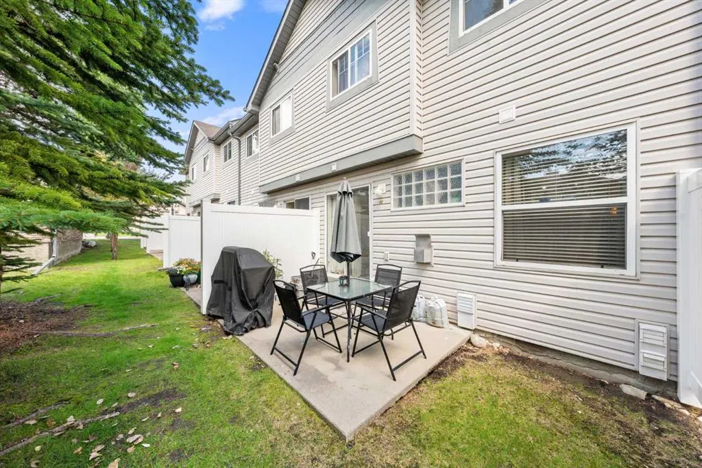 82 Everstone Place SW