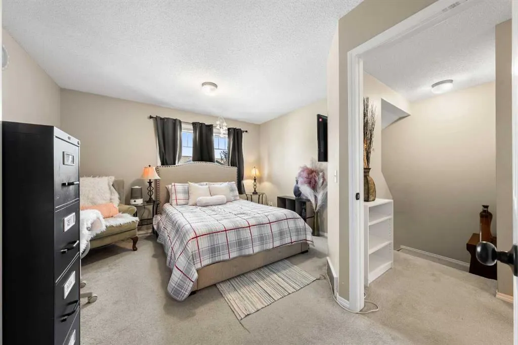 82 Everstone Place SW