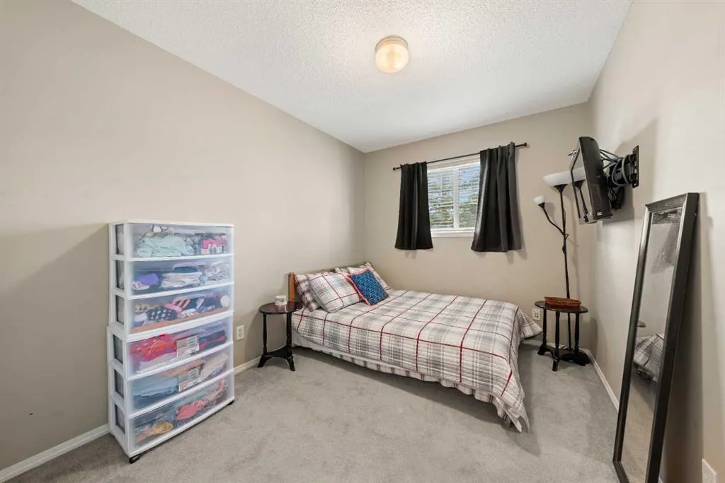 82 Everstone Place SW