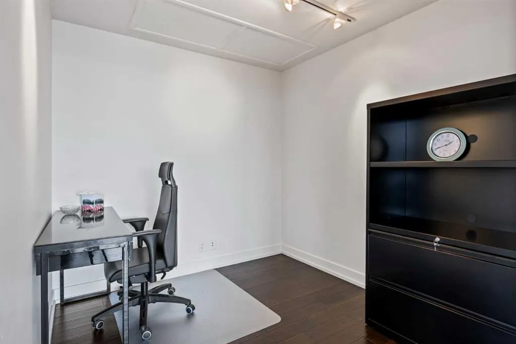 222 Riverfront Avenue SW, #1821