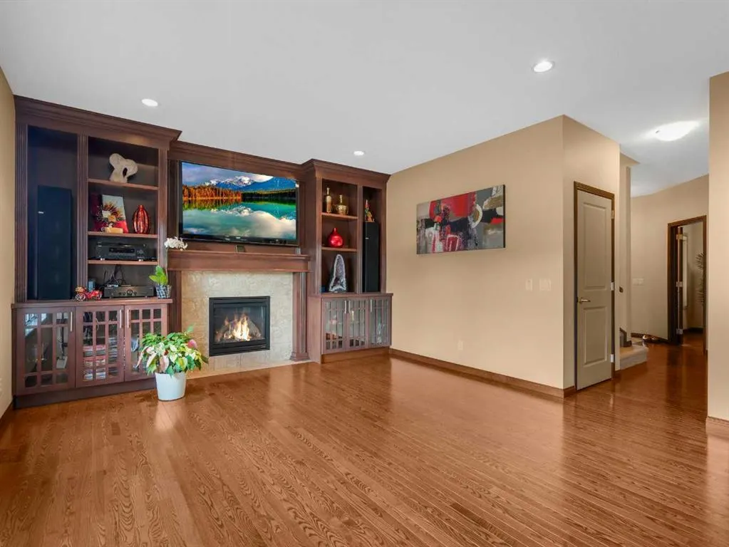 248 ASPENMERE Close