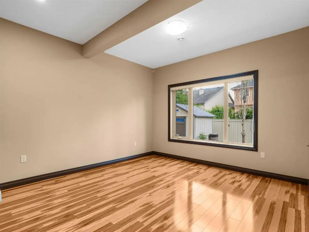 248 ASPENMERE Close