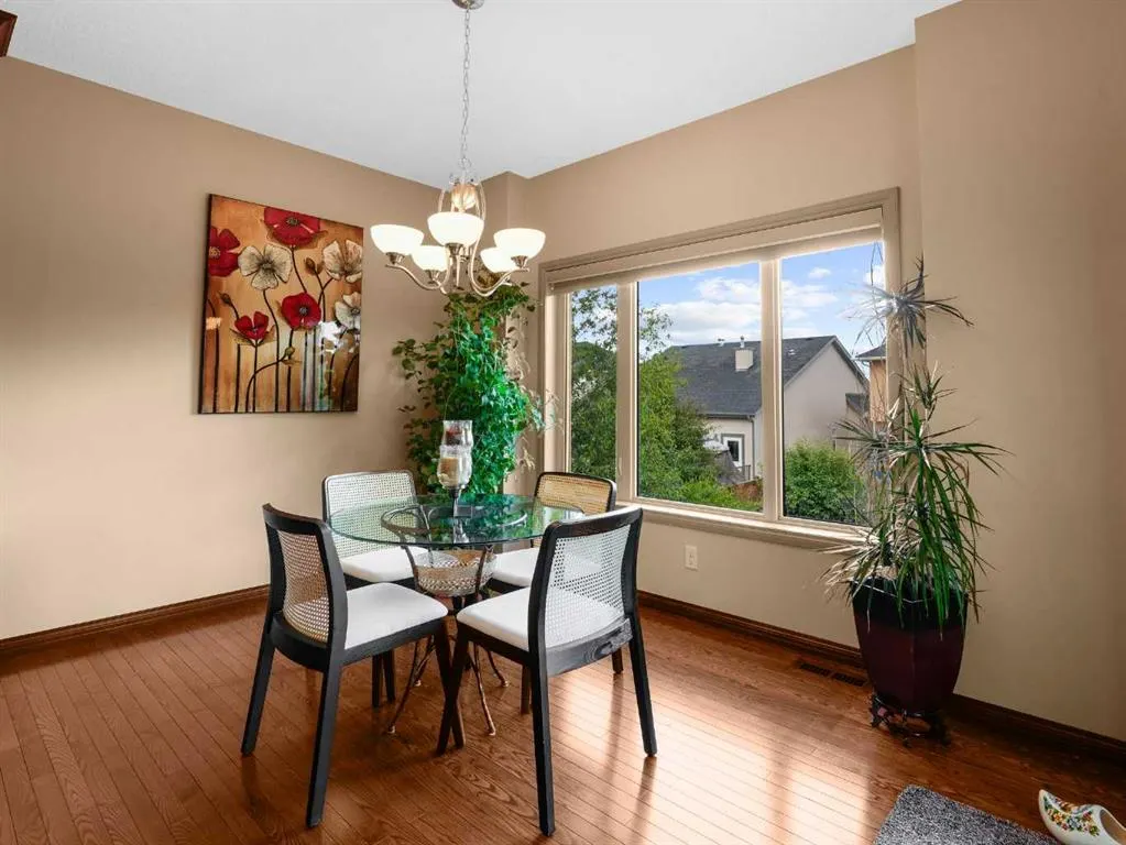 248 ASPENMERE Close