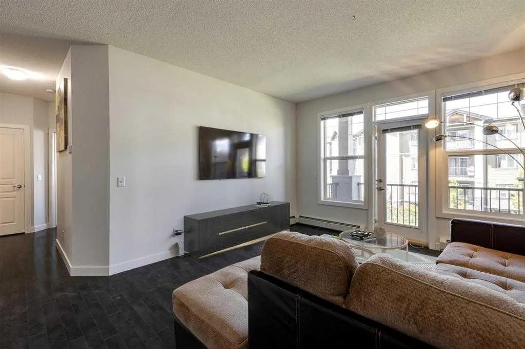22 Panatella Road NW, #207