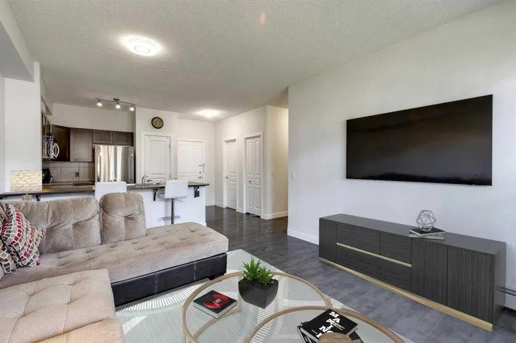 22 Panatella Road NW, #207