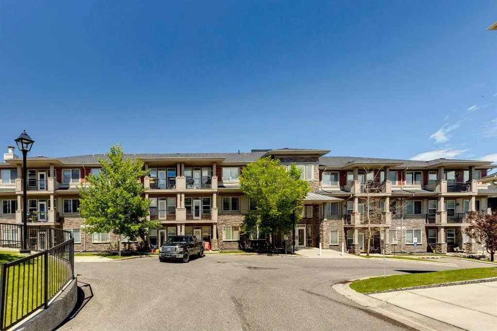 22 Panatella Road NW, #207