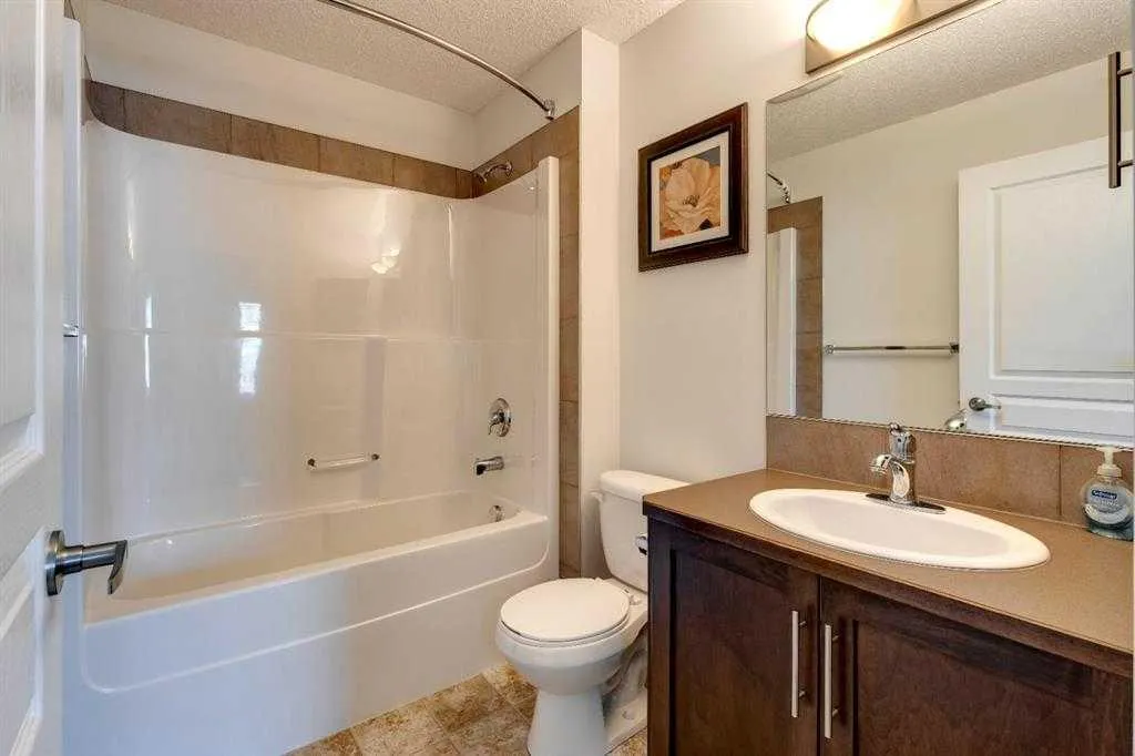 22 Panatella Road NW, #207