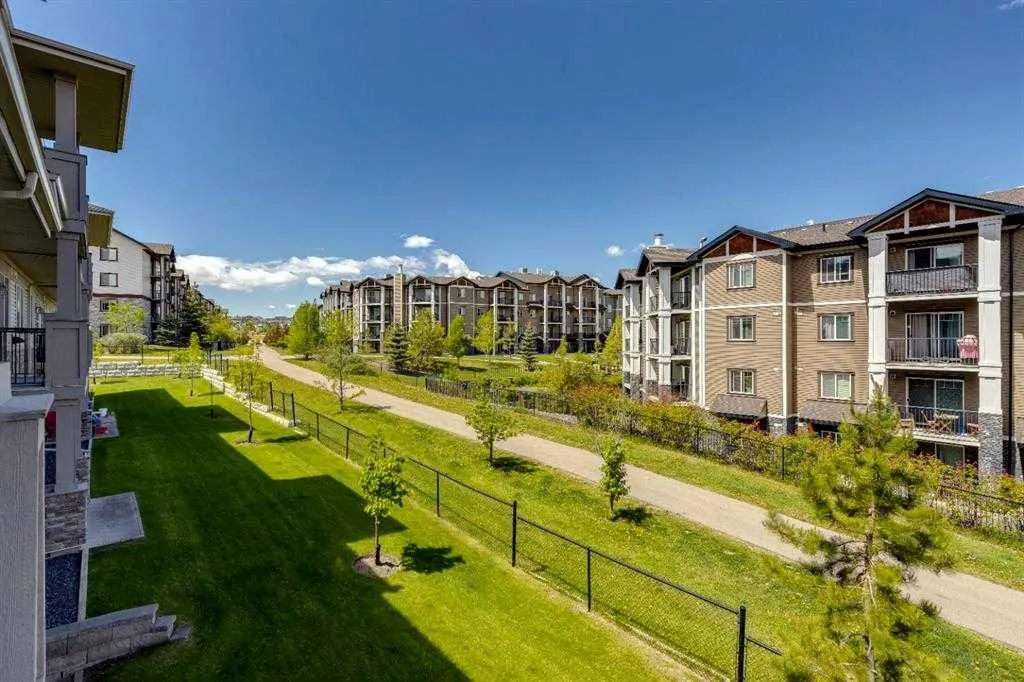 22 Panatella Road NW, #207