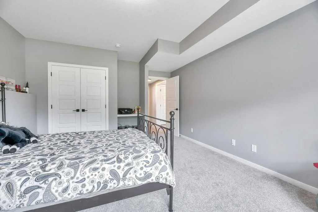 1181 Hillcrest Manor Estates