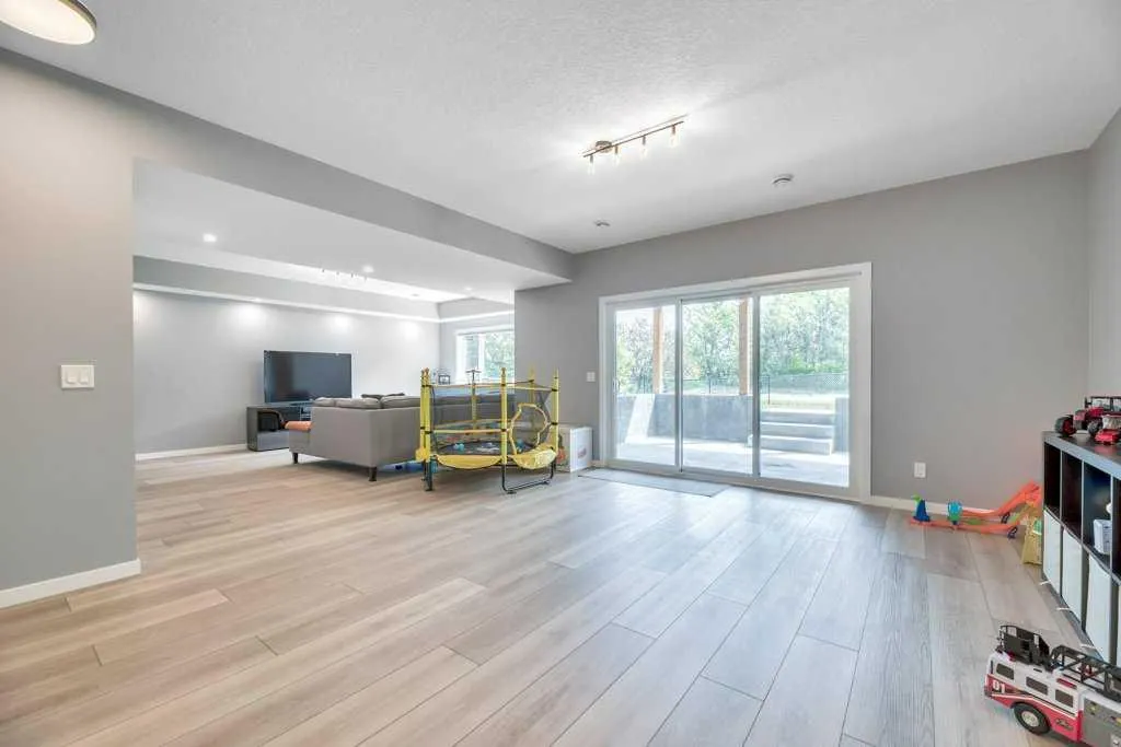 1181 Hillcrest Manor Estates