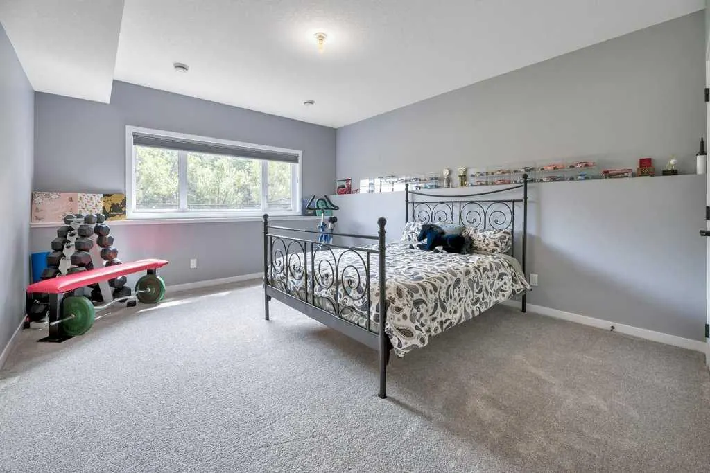 1181 Hillcrest Manor Estates