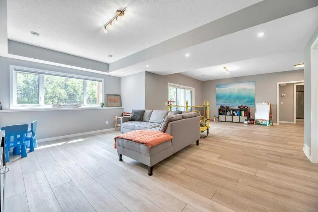 1181 Hillcrest Manor Estates