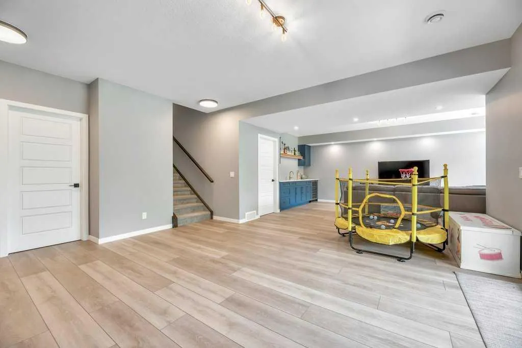 1181 Hillcrest Manor Estates