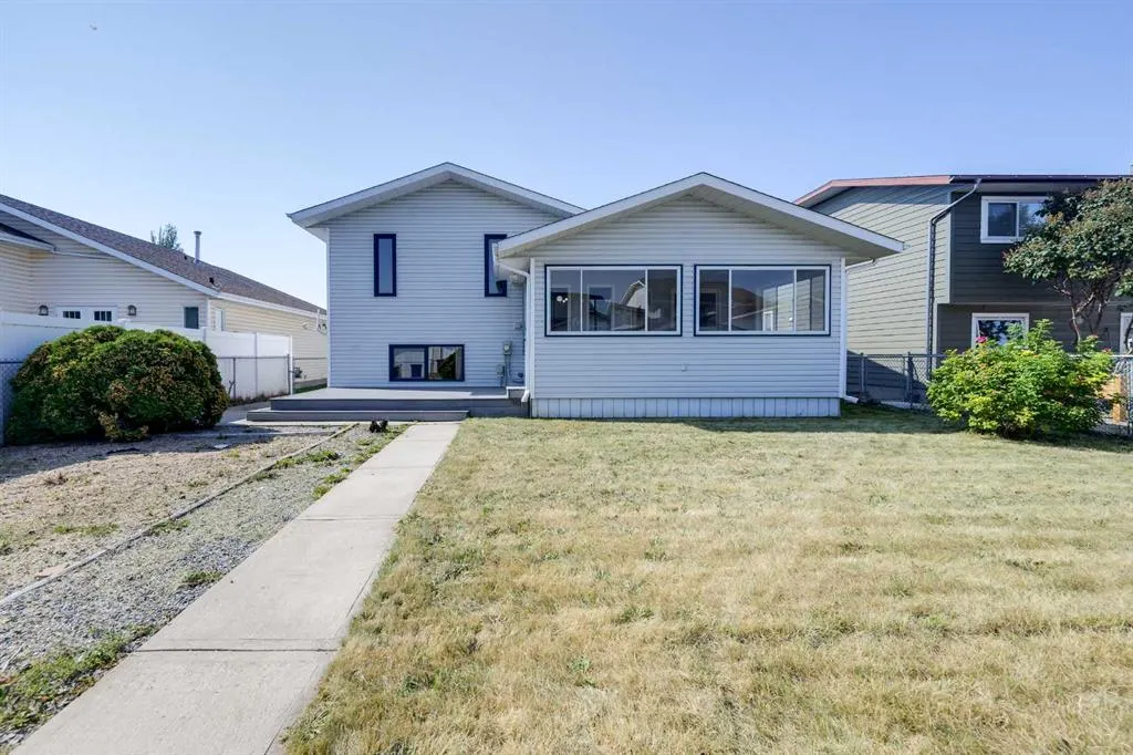 174 Donnelly Crescent