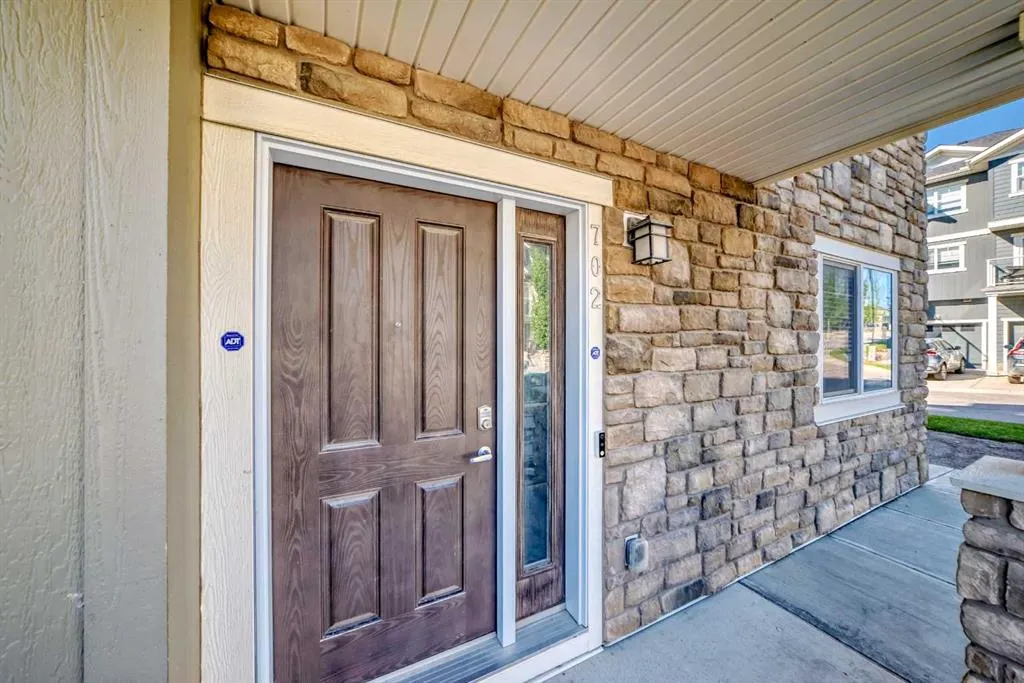 702 Evanston Manor NW