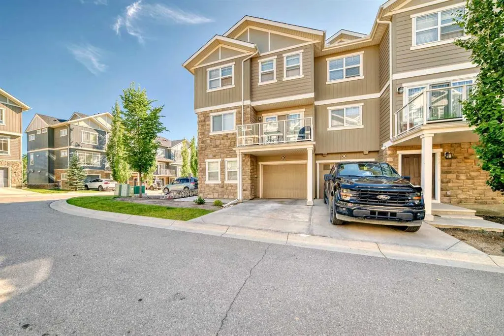 702 Evanston Manor NW