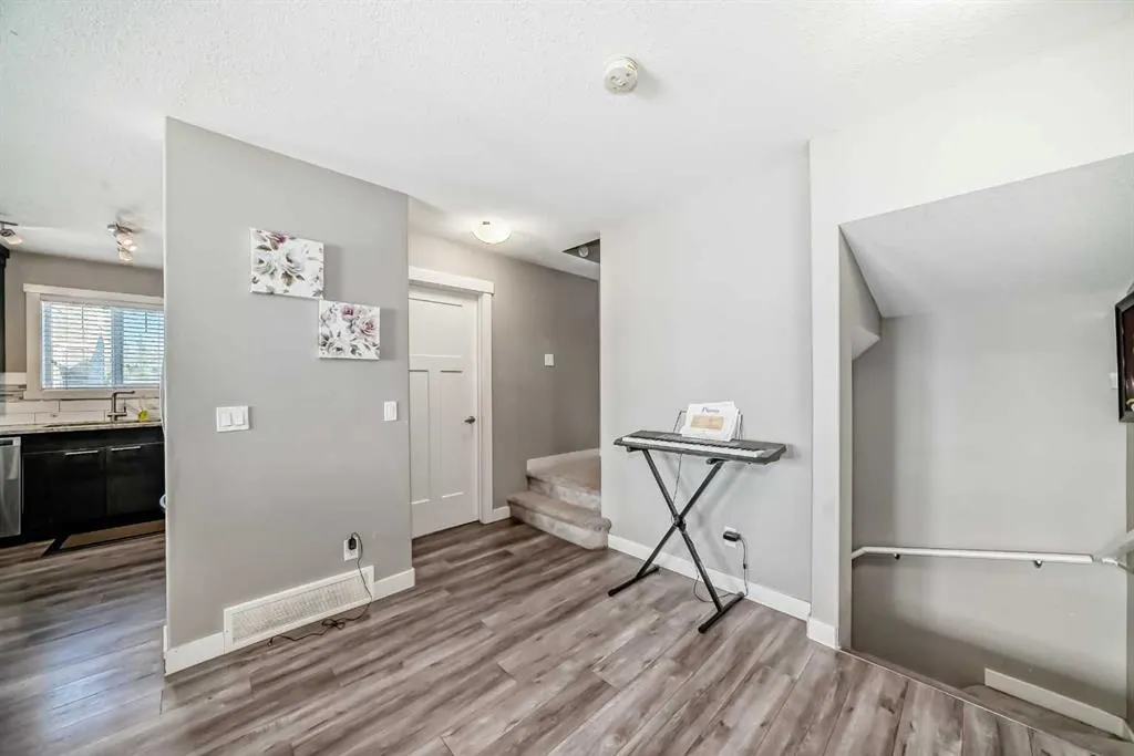 702 Evanston Manor NW