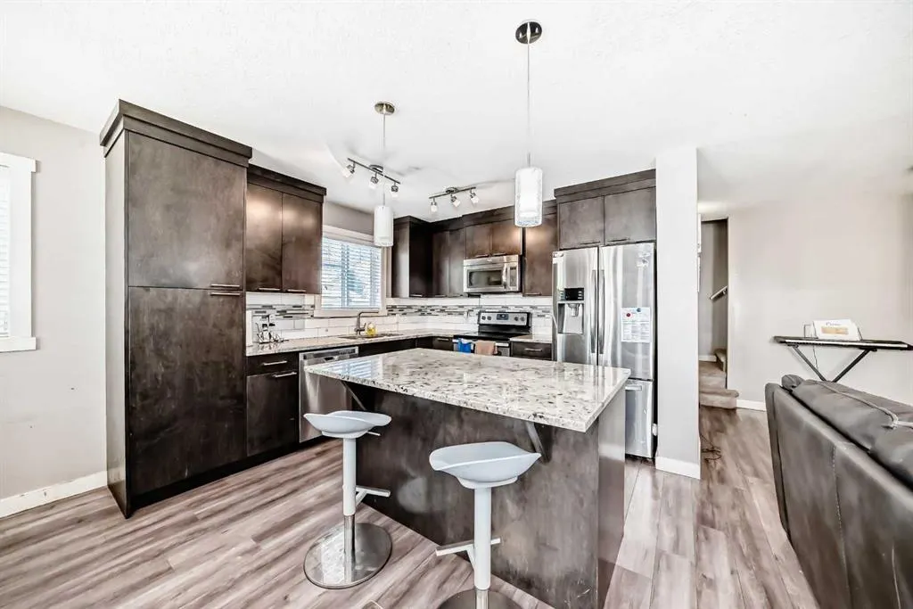 702 Evanston Manor NW