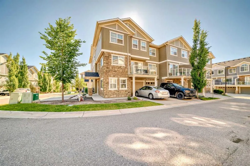 702 Evanston Manor NW