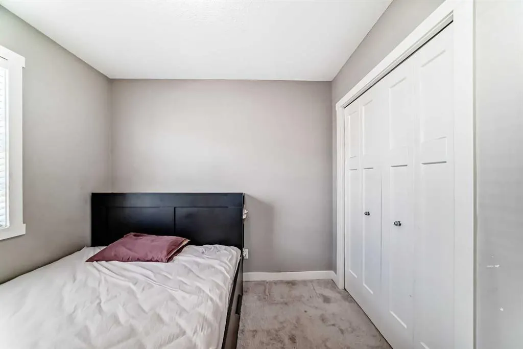 702 Evanston Manor NW