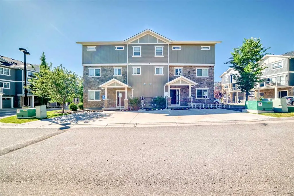 702 Evanston Manor NW