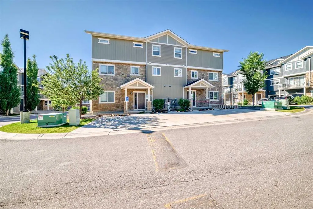 702 Evanston Manor NW