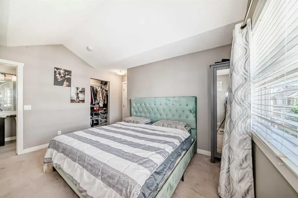 702 Evanston Manor NW