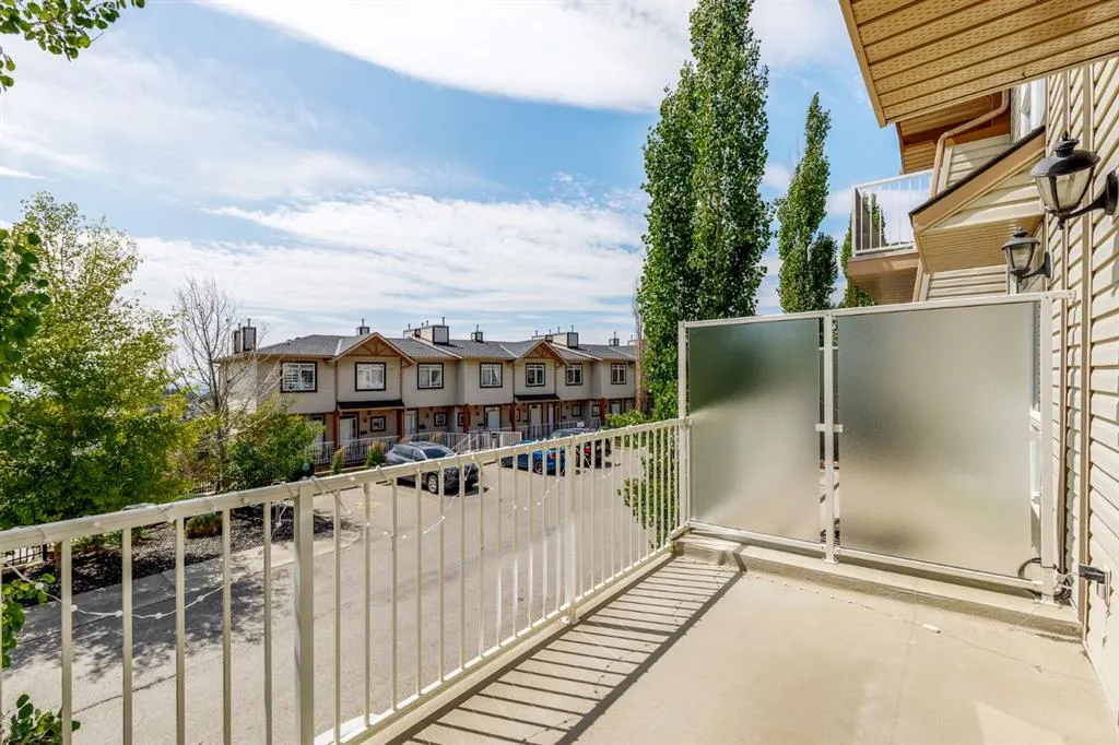 156 Rockyledge View NW, #7