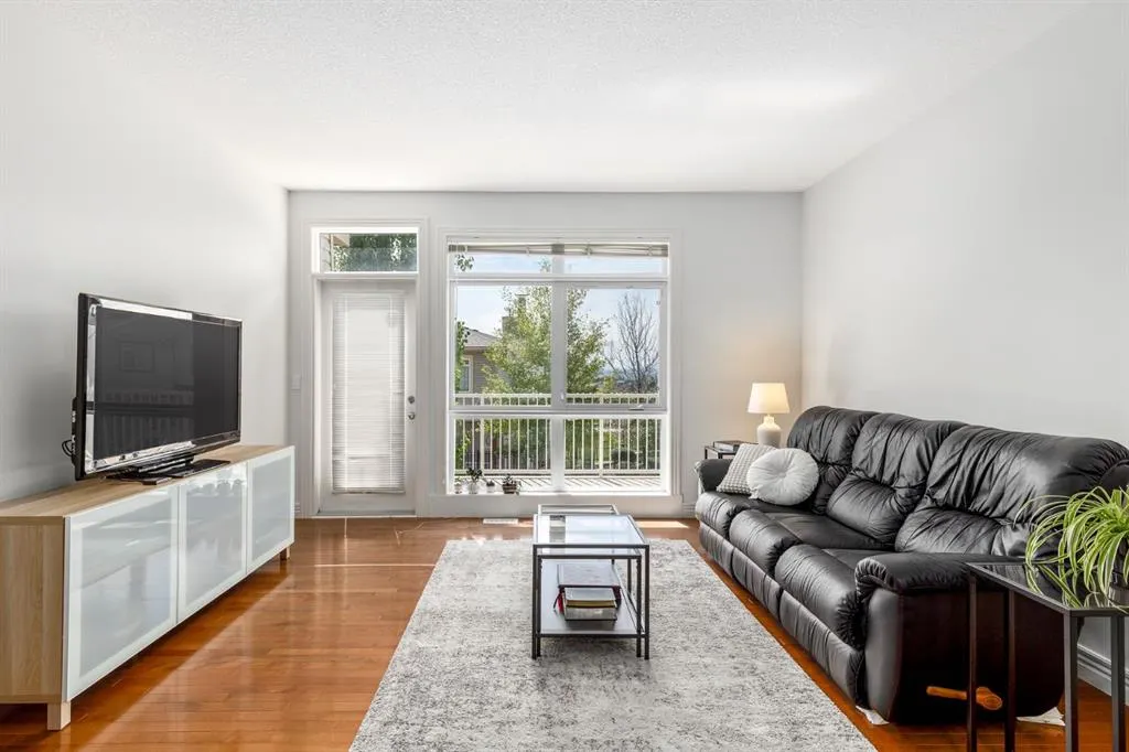 156 Rockyledge View NW, #7