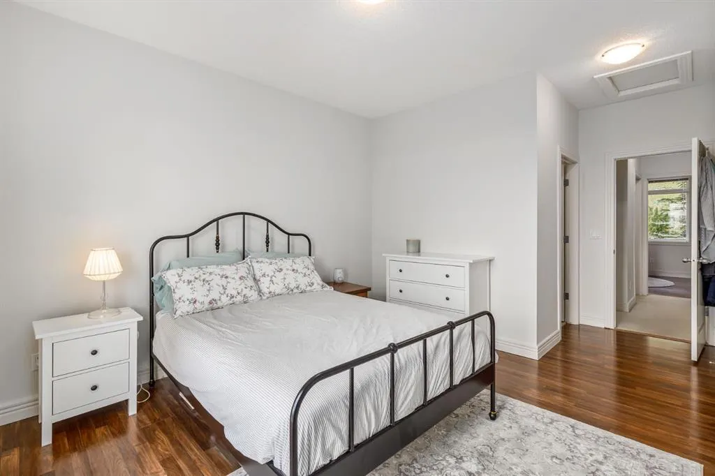 156 Rockyledge View NW, #7