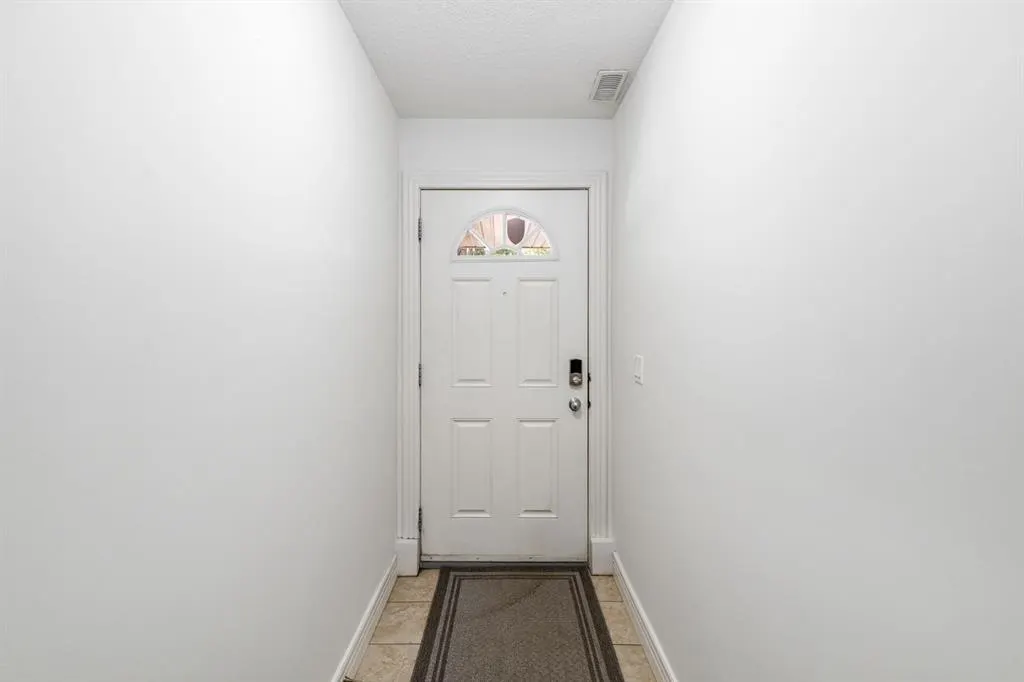 156 Rockyledge View NW, #7