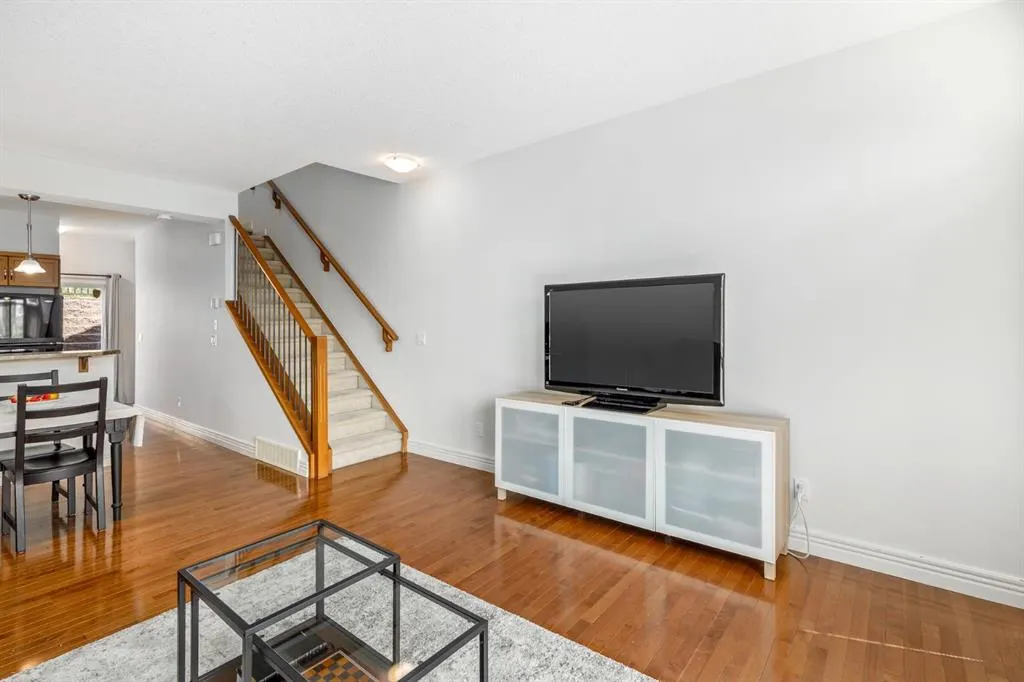 156 Rockyledge View NW, #7
