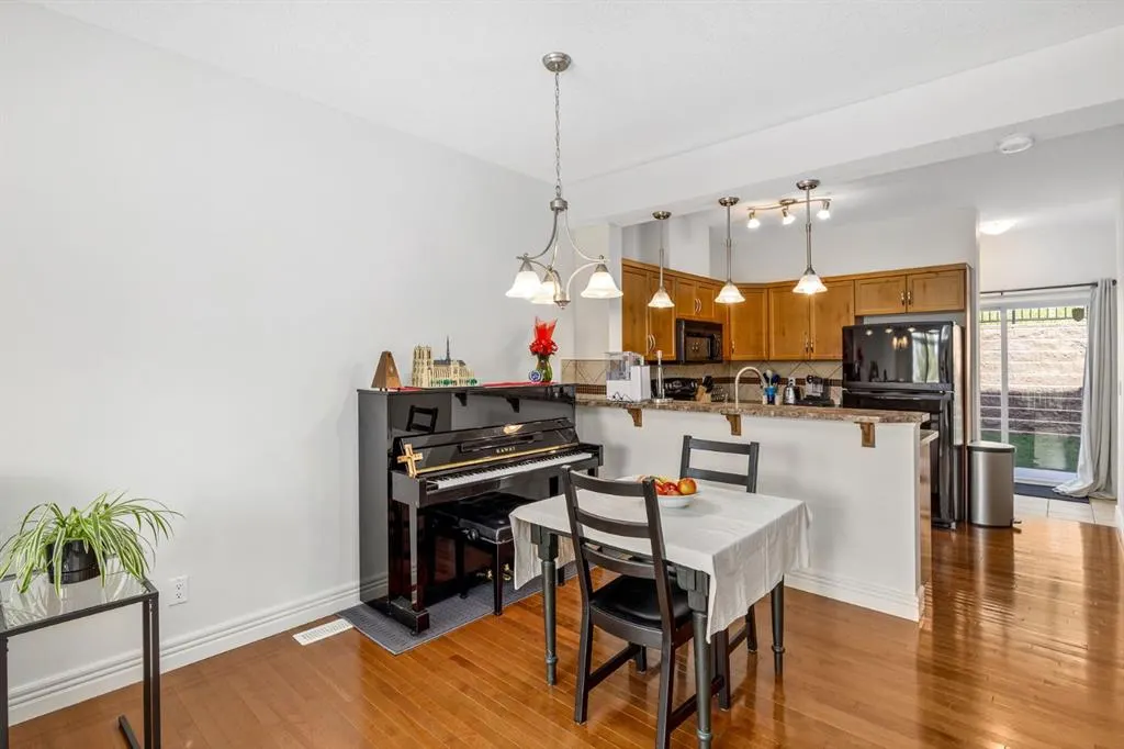 156 Rockyledge View NW, #7
