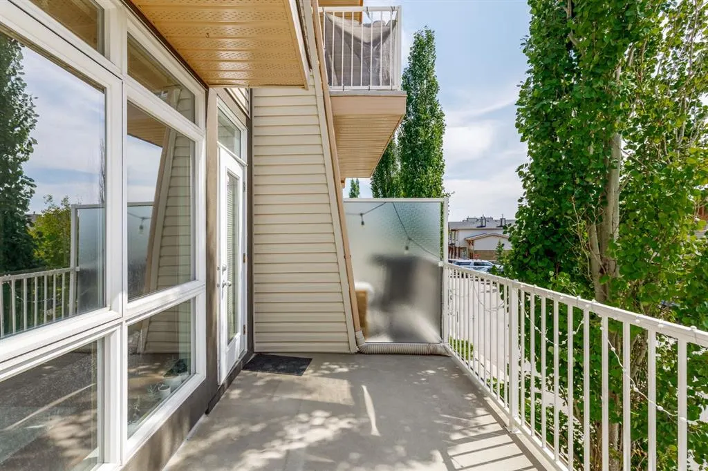 156 Rockyledge View NW, #7