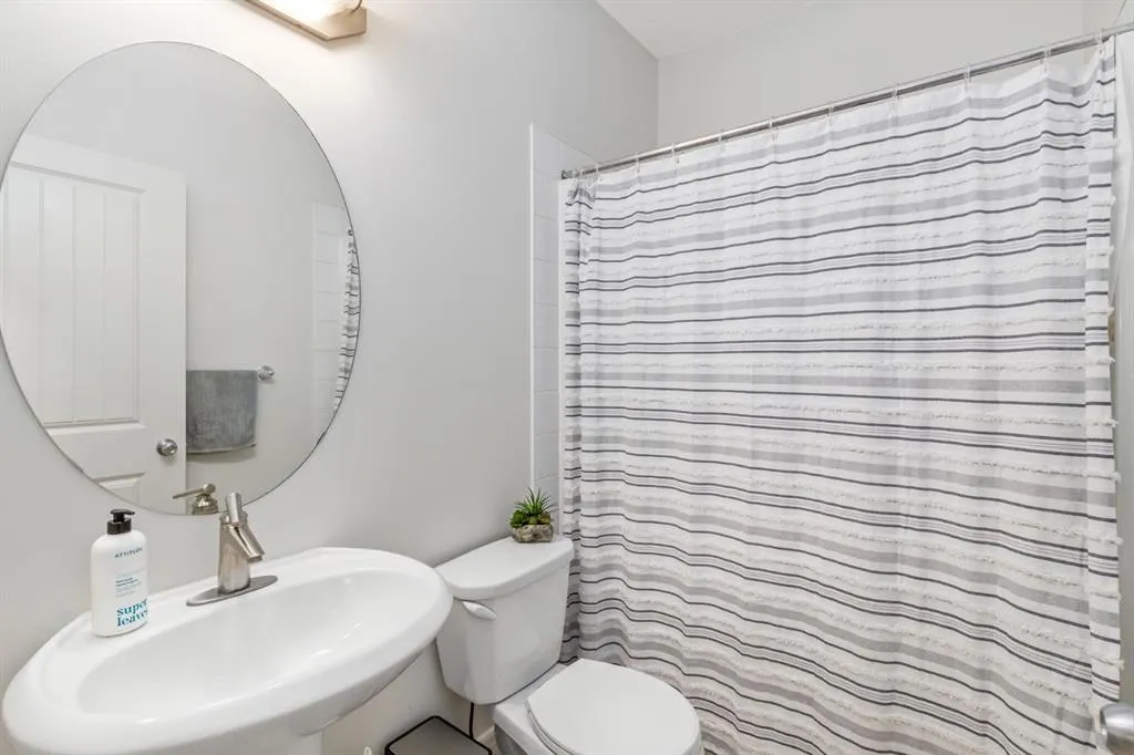 156 Rockyledge View NW, #7
