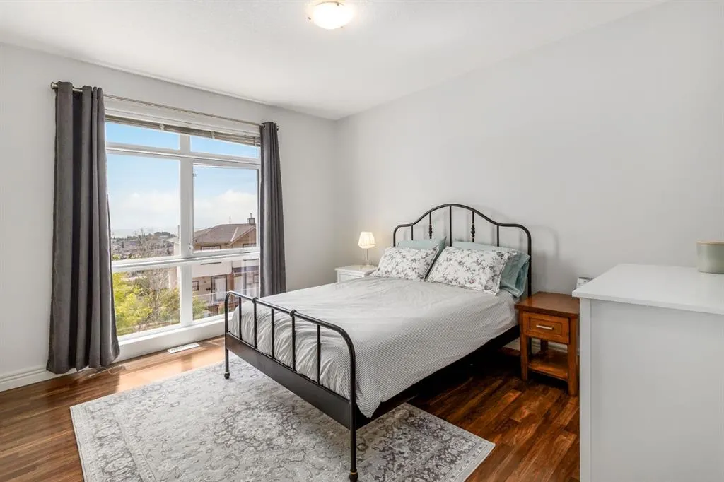 156 Rockyledge View NW, #7