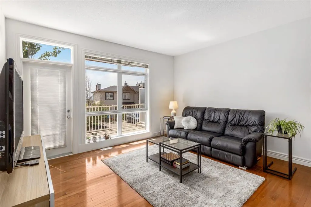 156 Rockyledge View NW, #7