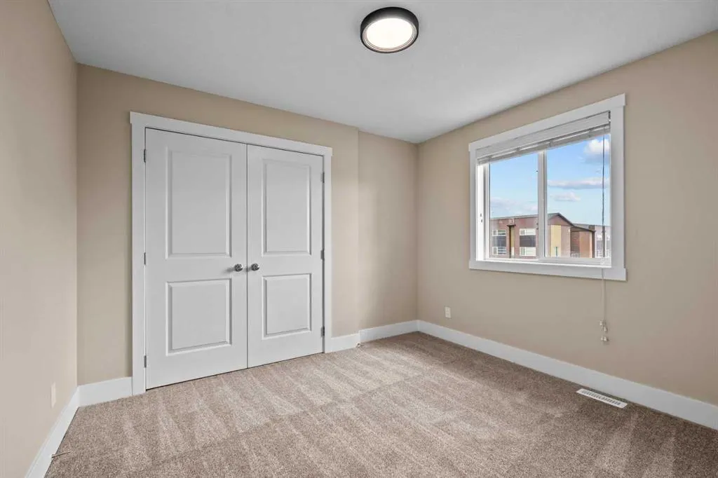 36 Covecreek Mews NE