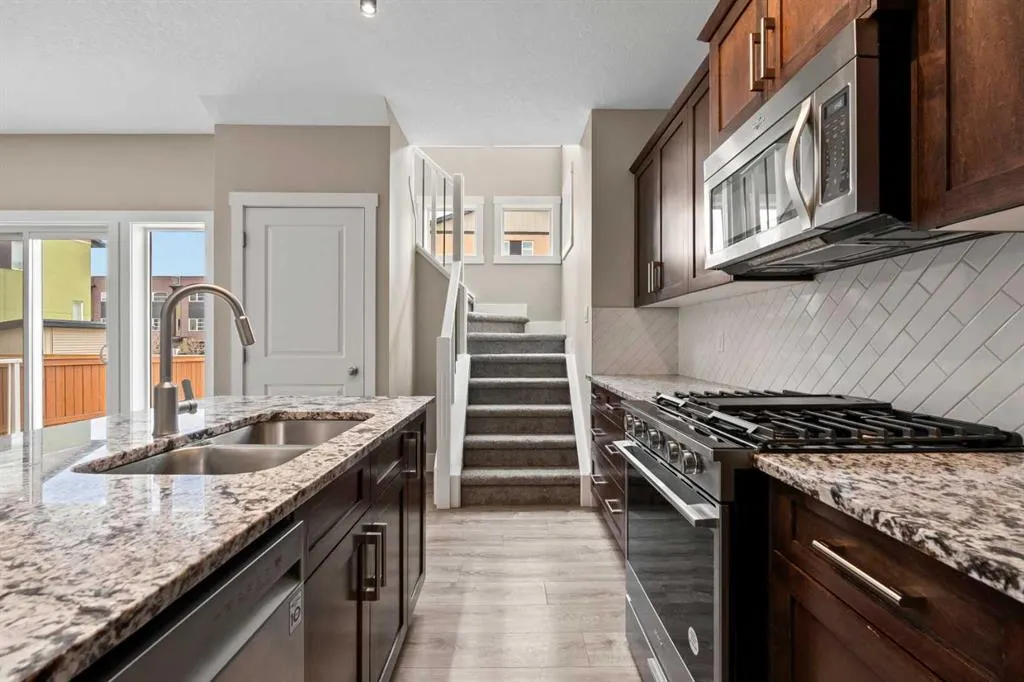 36 Covecreek Mews NE