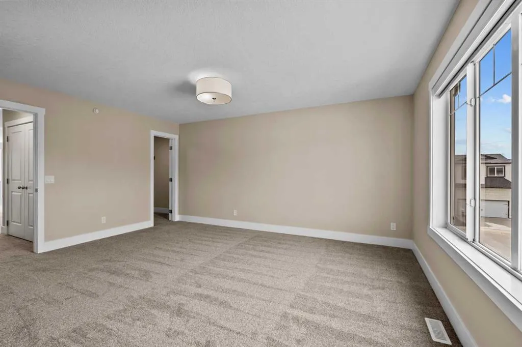 36 Covecreek Mews NE